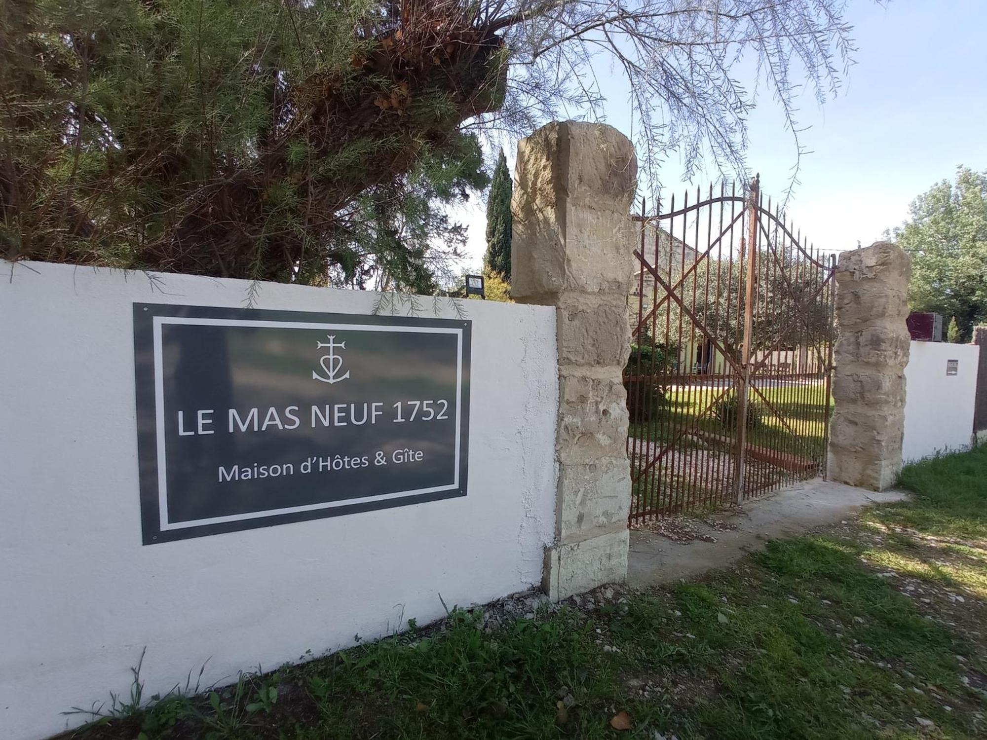 Le Mas Neuf 1752 Arles Bagian luar foto